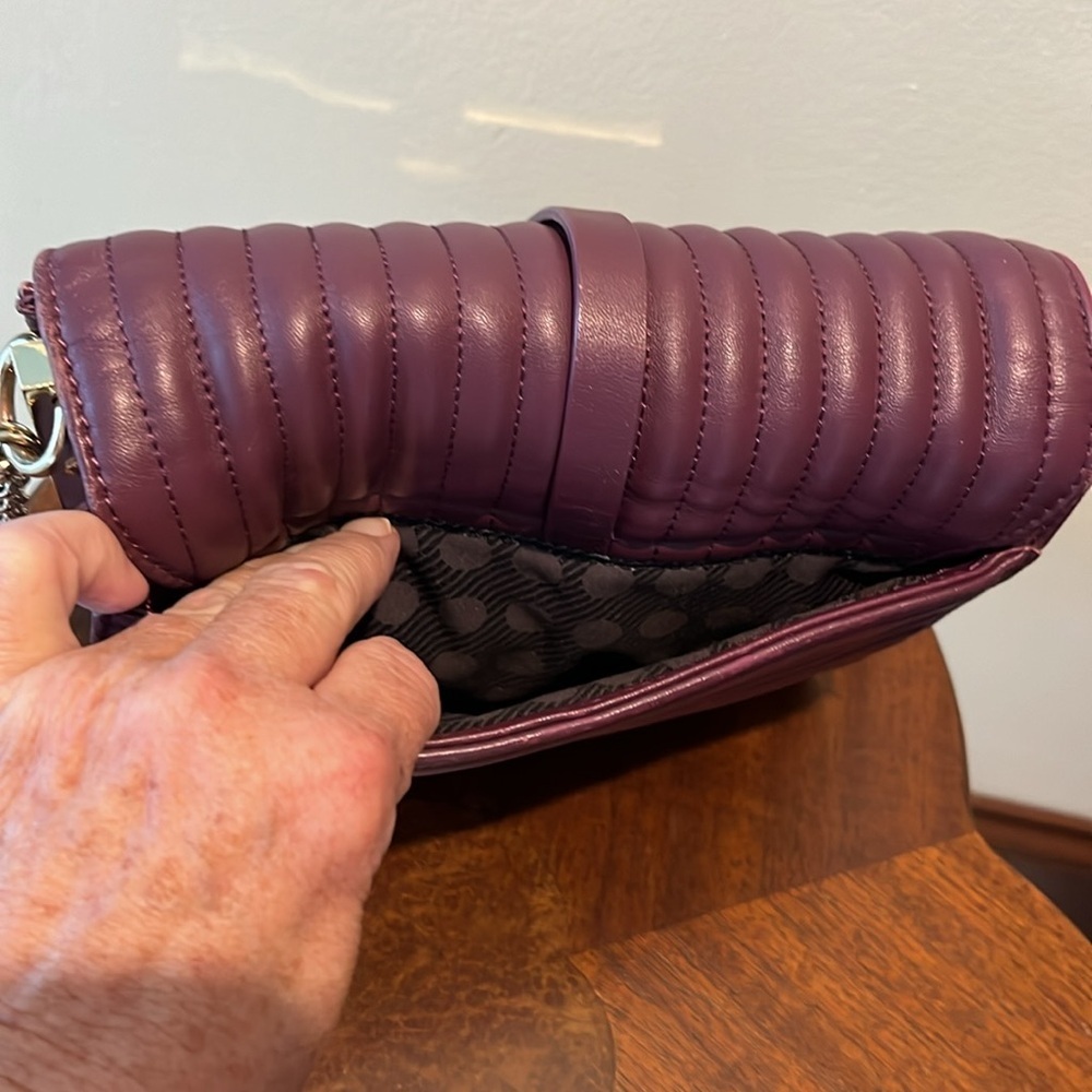Vince Camuto   Quilted Shoulder/Crossbody bag  purple leather goldtone hardware - Picture 9 of 17